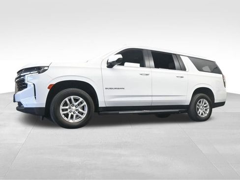 Used 2023 Chevrolet Suburban LT image 57