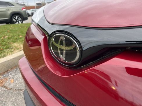 Used 2018 Toyota C-HR XLE image 10