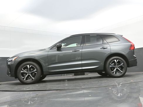New 2026 Volvo XC60 B5 Core w/ Climate Package image 23