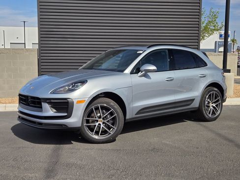 Certified 2025 Porsche Macan image 1