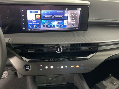 New 2025 Nissan Murano SV image 16