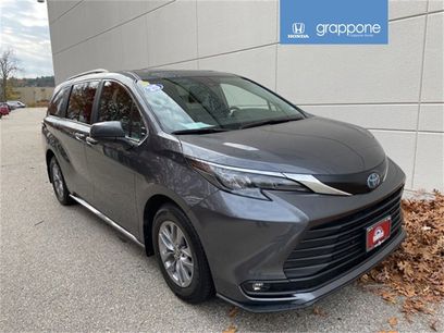 Used 2025 Toyota Sienna XLE