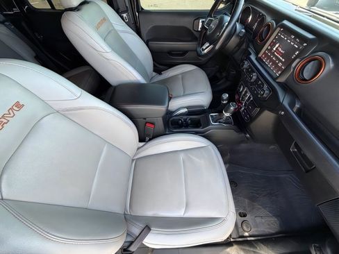 Used 2021 Jeep Gladiator Mojave AWD/4WD image 10