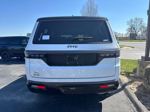 New 2026 Jeep Grand Wagoneer 4WD image 4