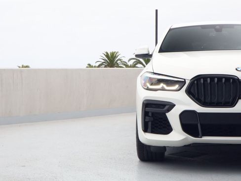 Used 2022 BMW X6 M50i w/ Premium Package AWD/4WD image 12