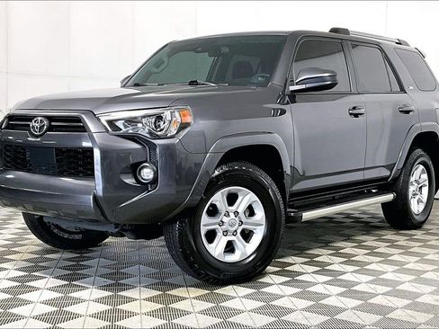 Used 2022 Toyota 4Runner SR5 image 2