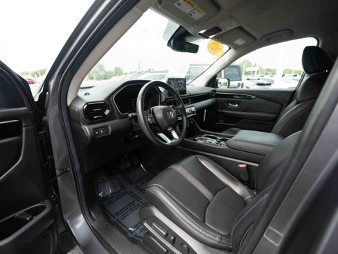 Certified 2025 Honda Pilot EX-L image 8