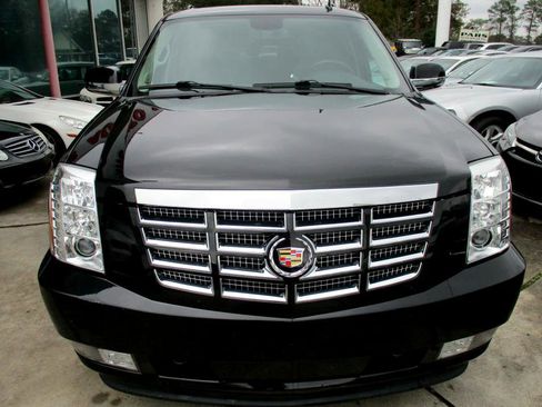 Used 2010 Cadillac Escalade 4WD Hybrid image 6