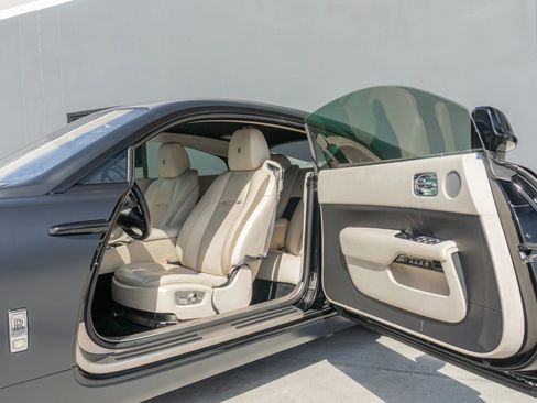 Used 2016 Rolls-Royce Wraith RWD image 50