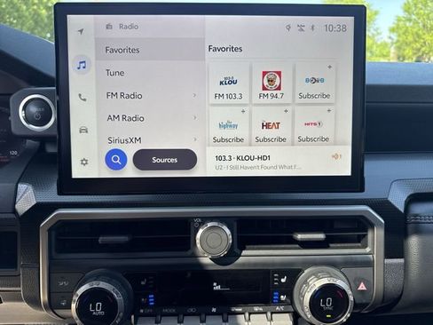 Used 2025 Toyota 4Runner Limited AWD/4WD image 13