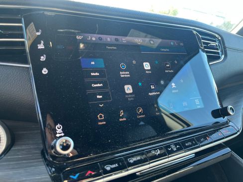 Used 2024 Jeep Wagoneer L Series II image 27