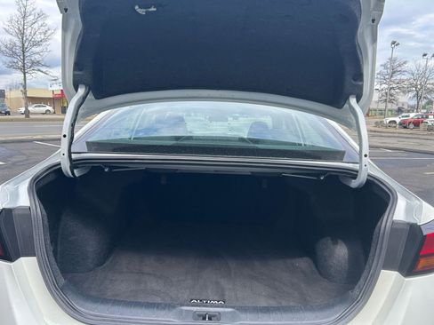 Used 2025 Nissan Altima 2.5 SV image 31
