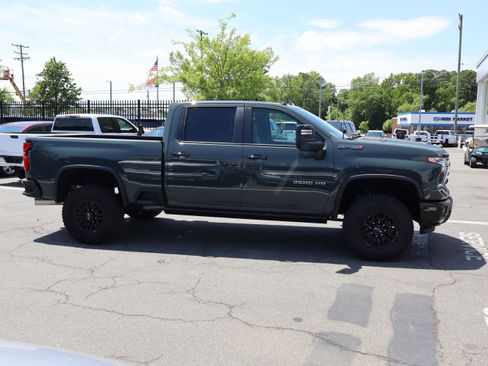 Used 2026 Chevrolet Silverado 2500 ZR2 AWD/4WD image 12