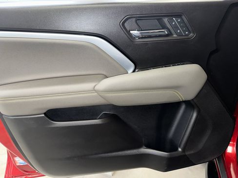 Used 2023 Chevrolet Colorado ZR2 w/ ZR2 Convenience Package III AWD/4WD image 8