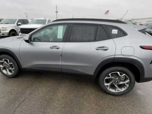 New 2026 Chevrolet Trax LT w/ Driver Confidence Package image 7