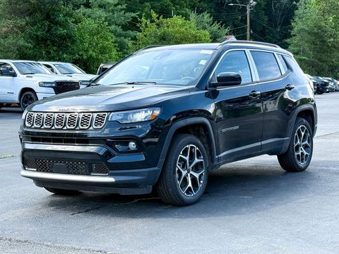 New 2025 Jeep Compass Limited w/ Sun and Sound Group image 5