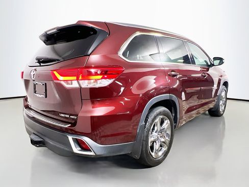 Used 2019 Toyota Highlander Limited Platinum image 4