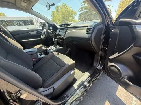 Used 2019 Nissan Rogue Sport S FWD image 11