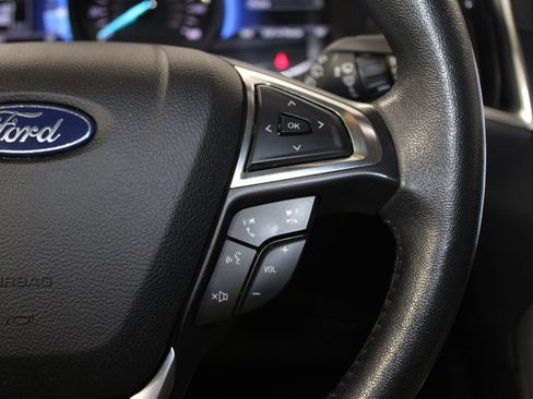 Used 2022 Ford Edge Titanium image 39