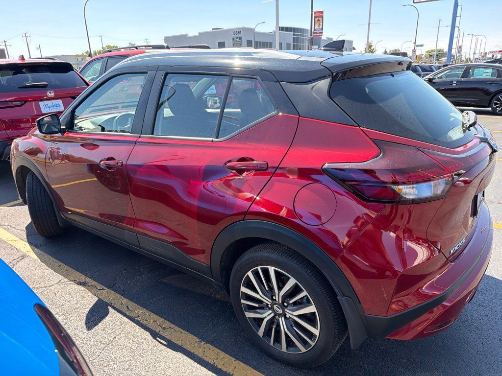 Used 2021 Nissan Kicks SV FWD image 3
