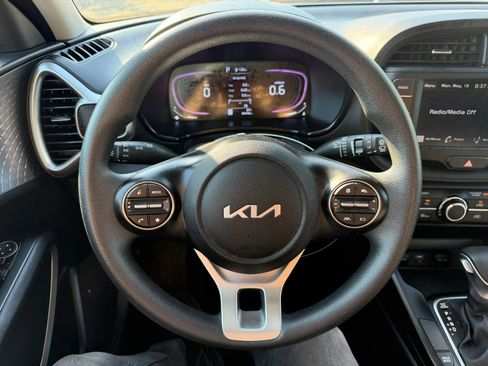 Used 2024 Kia Soul LX w/ Option Group 015 FWD image 12
