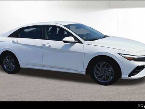 Used 2025 Hyundai Elantra Hybrid FWD image 87