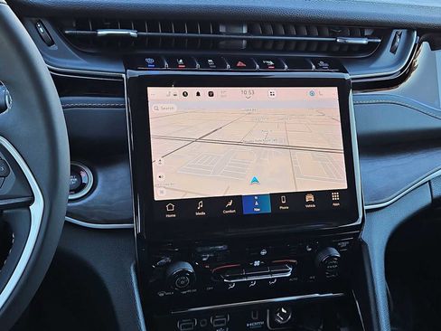 Used 2023 Jeep Grand Cherokee image 29