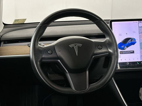 Used 2018 Tesla Model 3 Long Range RWD image 17