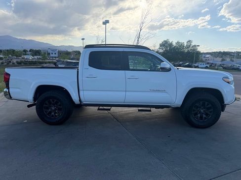 Used 2020 Toyota Tacoma SR5 AWD/4WD image 9