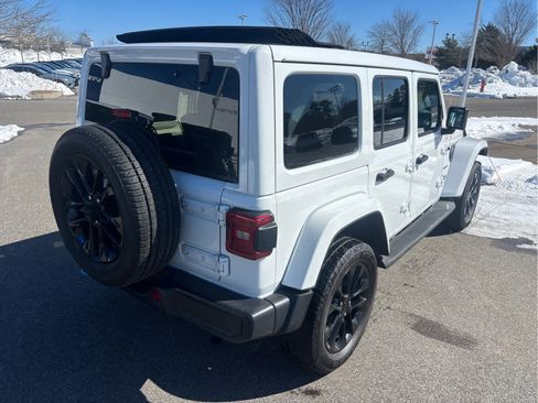 Used 2023 Jeep Wrangler Sahara w/ Cold Weather Group image 7