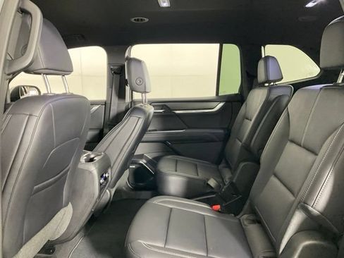 Used 2025 GMC Acadia Elevation w/ Elevation Premium Package FWD image 34