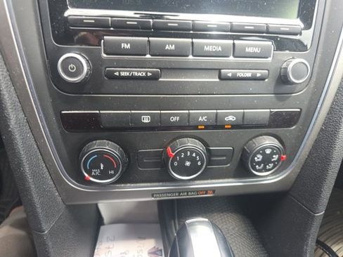 Used 2013 Volkswagen Passat 2.5 S FWD image 17