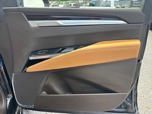 Used 2025 Cadillac Escalade ESV Premium Luxury w/ LPO, Floor Liner Package AWD/4WD image 13