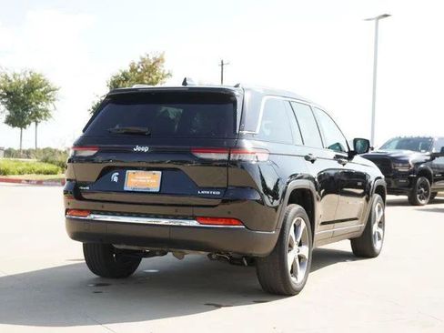 Certified 2023 Jeep Grand Cherokee Limited AWD/4WD image 9
