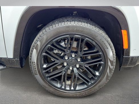 Used 2024 Jeep Wagoneer Series II AWD/4WD image 8