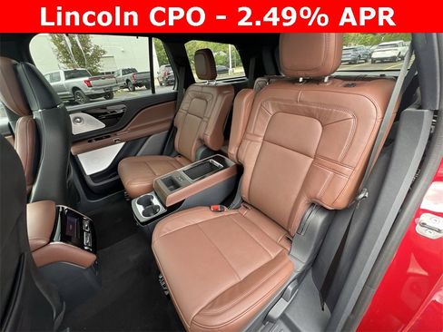 Certified 2025 Lincoln Aviator Reserve w/ Luxury Package image 31