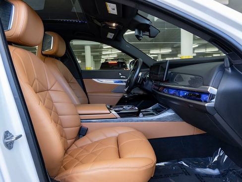 Used 2023 BMW 740i RWD image 28