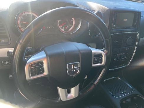 Used 2017 Dodge Grand Caravan GT image 9