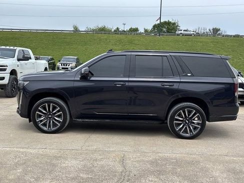 Used 2024 Cadillac Escalade Sport w/ Touring Package AWD/4WD image 11