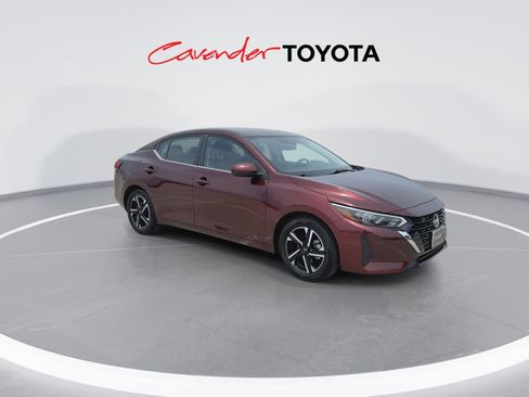 Used 2025 Nissan Sentra SV FWD image 2