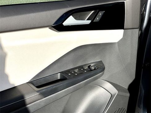 Used 2025 Volkswagen Taos S image 11