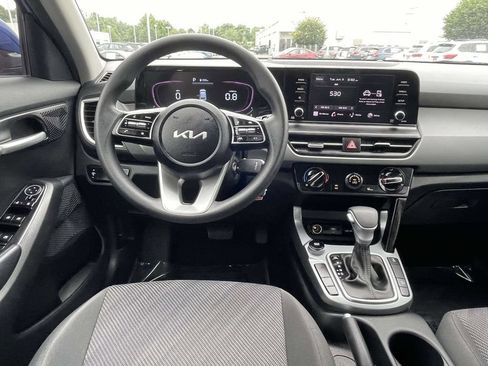 Used 2024 Kia Seltos LX AWD/4WD image 16