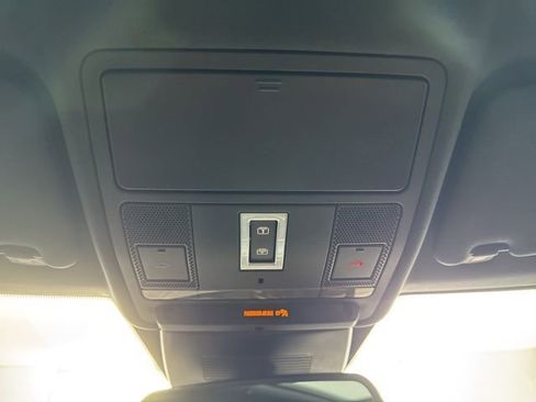 Used 2018 Land Rover Range Rover Evoque HSE Dynamic image 26