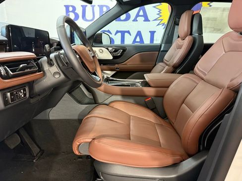 New 2026 Lincoln Aviator Reserve w/ Luxury Package RWD image 11