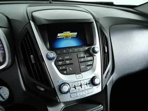 Used 2017 Chevrolet Equinox LS FWD image 18