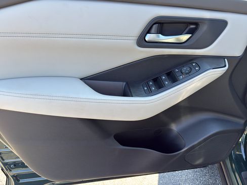 New 2026 Nissan Rogue SV AWD/4WD image 13