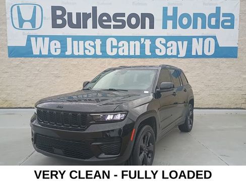 Used 2023 Jeep Grand Cherokee Altitude RWD image 1