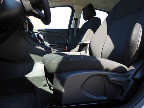 Used 2016 Ford Focus SE FWD image 15