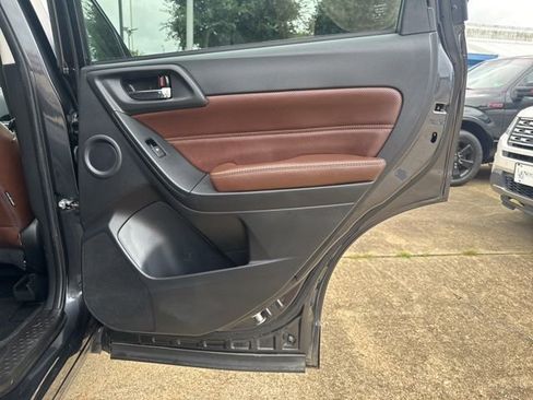 Used 2018 Subaru Forester 2.5i Touring AWD/4WD image 19