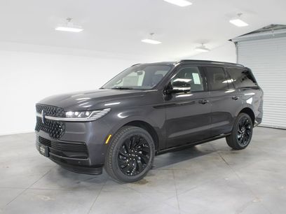 New 2025 Lincoln Navigator Reserve w/ Jet Appearance Package